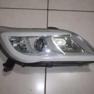 PAR DE FAROL X60 2018