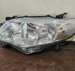 Par Farol Corolla Xei 2012